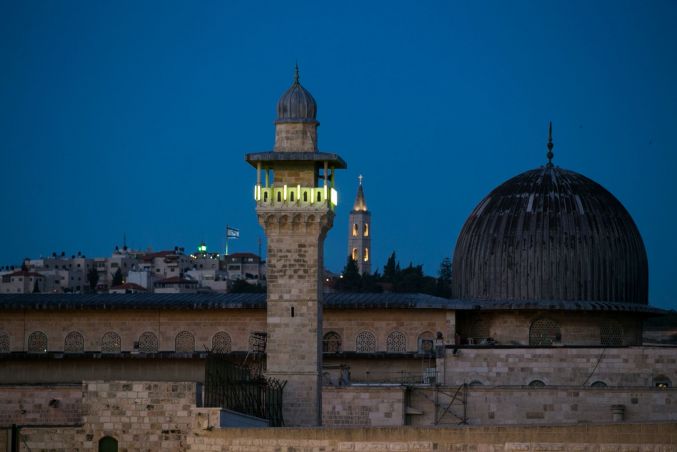 غرامات بالاف الدنانير على اذان مساجد القدس Image