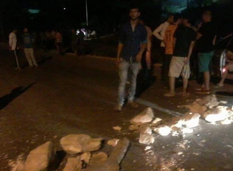 مواطنون يغلقون شارع "الموت" في اربد Image