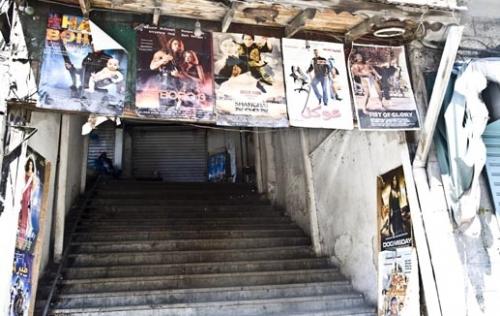 دور السينما في عمان "وحيدة مهجورة "في العيد