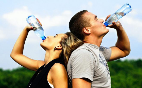 هل تشرب الماء بالقدر الكافي؟ Image