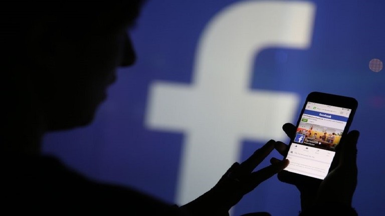 تعديل مثير في "فيسبوك" يسبب إحراجا للمستخدمين! Image