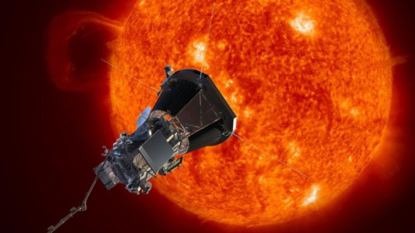 انفجار هائل على سطح الشمس يهدد الأرض Image