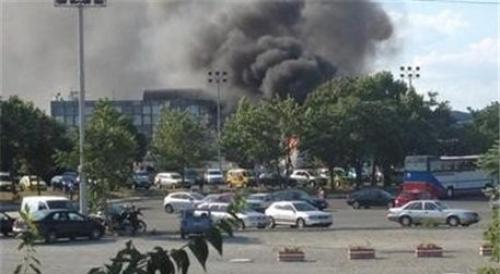قتلى في انفجار حافلة تقل إسرائيليين في مطار بلغاريا واسرائيل تتهم حزب الله  Image