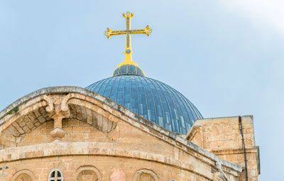  قرع أجراس الكنائس في الأردن وفلسطين حدادا على شهداء الكرك