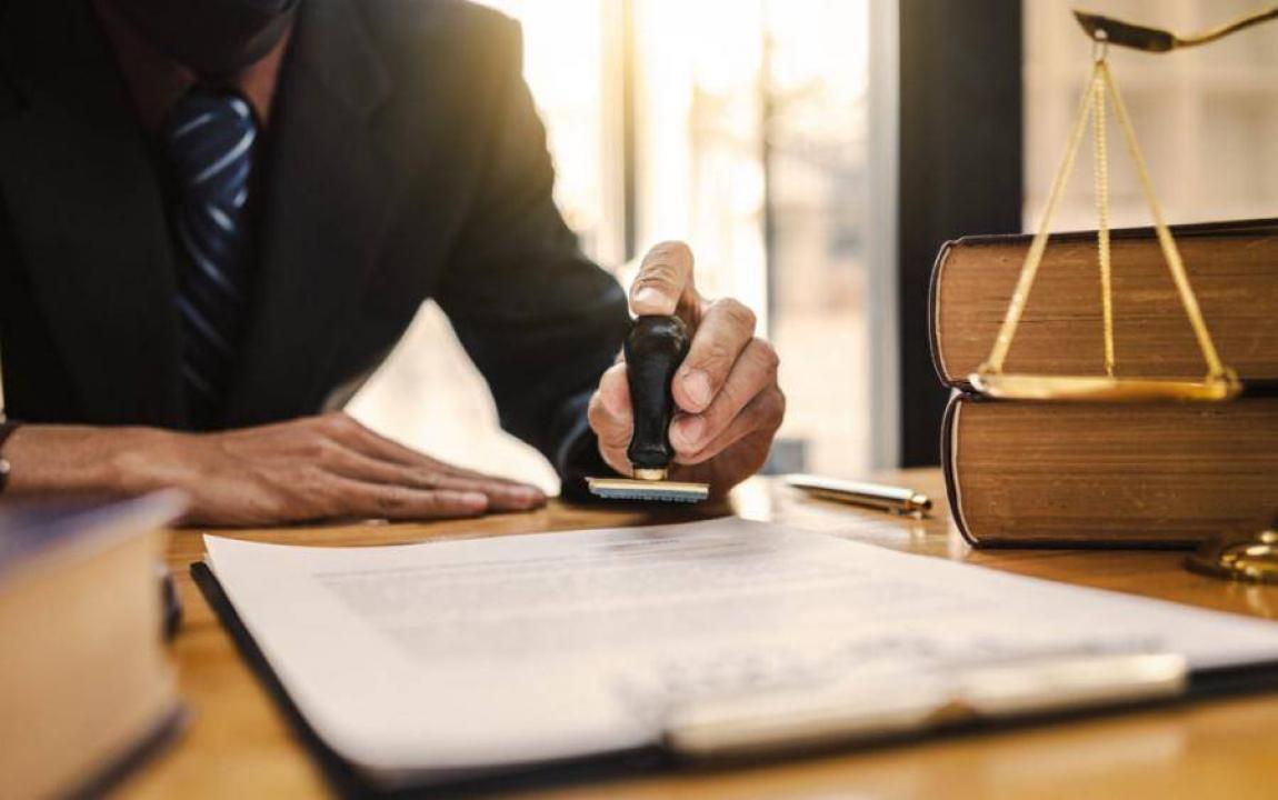 شروط جديدة لاعتماد المترجمين أمام الكاتب العدل