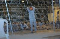 انتهاكات وتعذيب لمعتقلين فلسطينيين في مركز اعتقال سري بالنقب