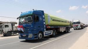  شاحنات وقود تدخل قطاع غزة مع إعادة فتح المعبر