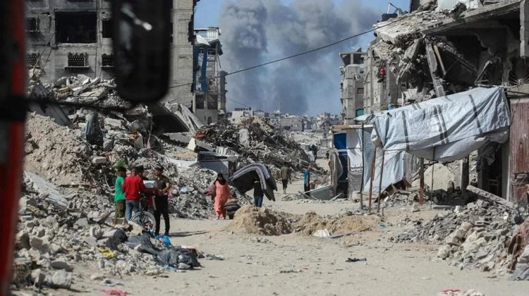 شهيد ومصابون في غارة إسرائيلية على حي الرمال غربي غزة