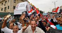 آلاف المصريين يطالبون السيسي بولاية ثالثة