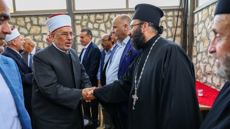 قاضي القضاة يعزي بشهداء الاعتداء على “كنيسة حمود”