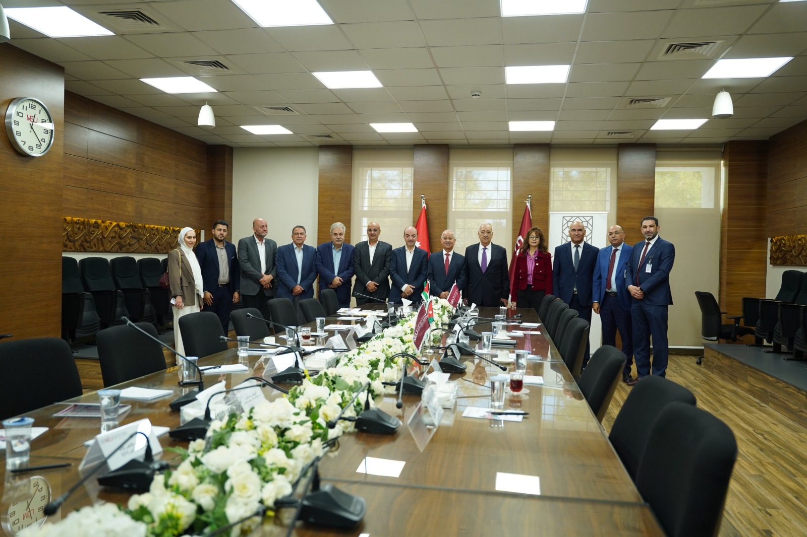 غرفتا صناعة الأردن وعمّان توقّعان اتفاقية تعاون مع جامعة الشرق الأوسط لتوظيف البحث العلمي في خدمة الصناعة الوطنية