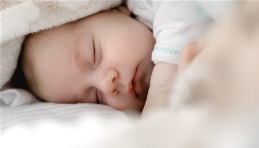 الطريقة الأمثل لينام الرضيع بأمان Image