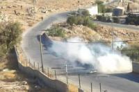 اصابة عدد من الطلبة الفلسطينين بقنابل الغاز 
