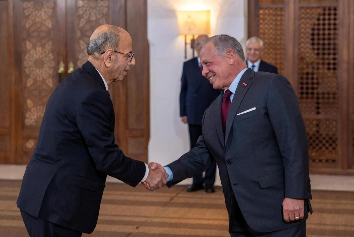 الربيع يؤدي اليمين الدستورية أمام الملك عضوا في المحكمة الدستورية