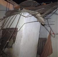 نجاة عائلة من انهيار سقف منزل بالطفيلة