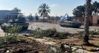 هآرتس: مصر اشتكت لإسرائيل بشأن رفع العلم برفح