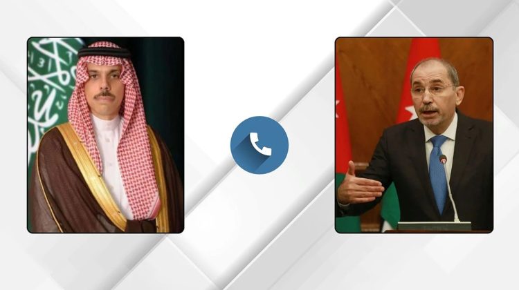 وزير الخارجية يبحث مع نظيره السعودي جهود خفض التصعيد
