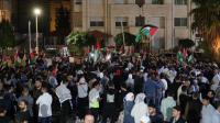 لليوم الرابع  ..  الأردنيون ينفذون وقفات تضامنية أمام الكالوتي مع غزة