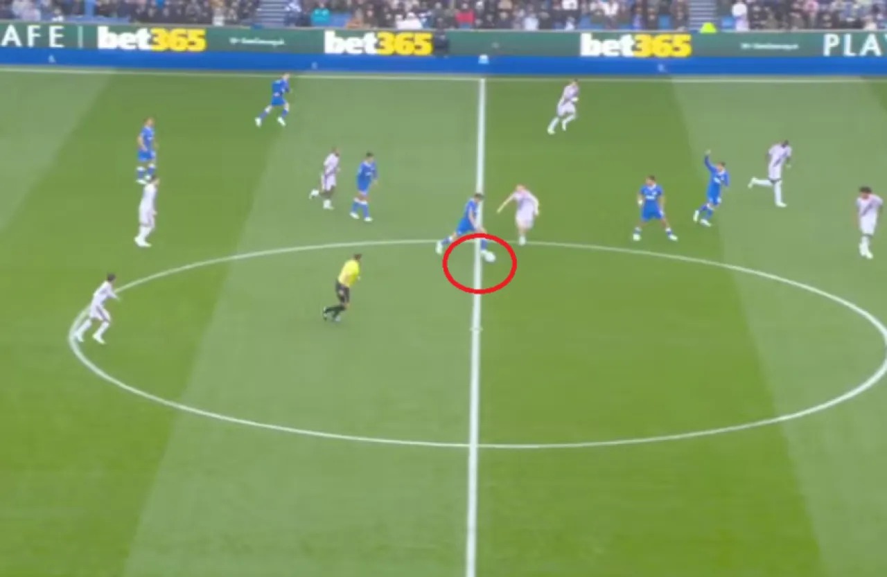 دييغو غوميز يسجل هدف الموسم في الدوري الإنجليزي