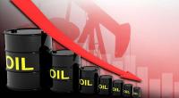 أسعار النفط تنخفض عند التسوية وتسجل أكبر تراجع أسبوعي