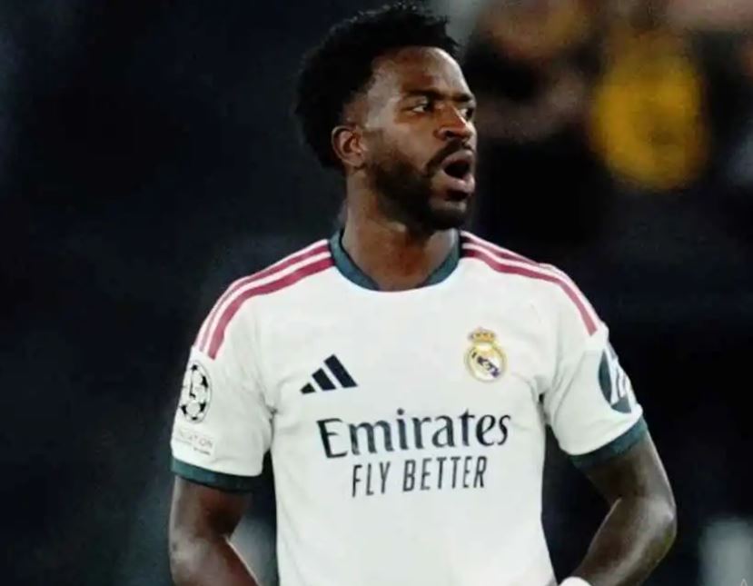 "لن يخبروه لكن سيحتفلون"  ..  5 سعداء في ريال مدريد بـ"صفعة" فينيسيوس