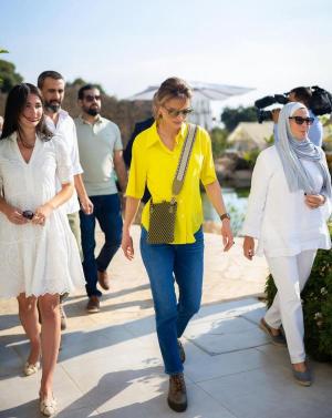 الملكة رانيا العبدالله تطلع على خدمات حاضنة ليـڤ-إنـك للإبداع