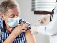 ما هي التطعيمات المهمة لكبار السن؟ 