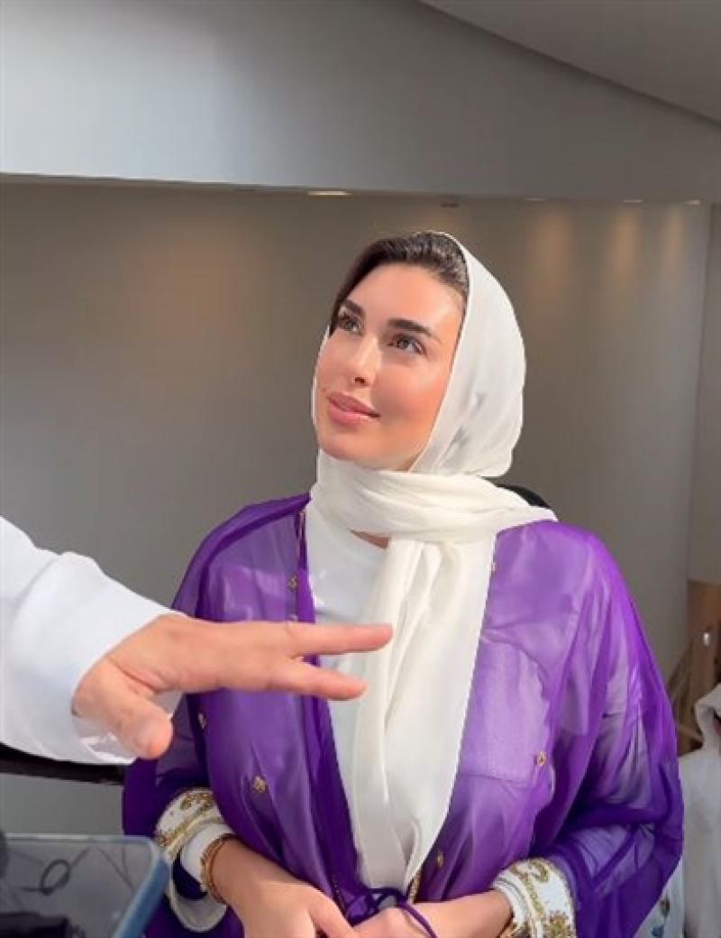 ياسمين صبري بالحجاب والعباءة Image