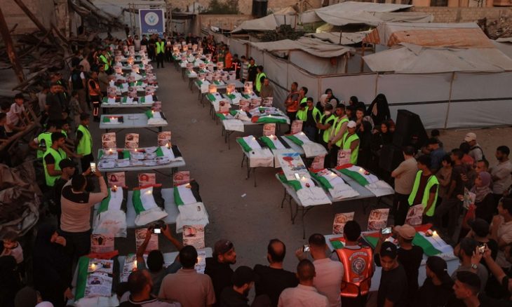 غزة ..  عائلات تودّع جثامين 75 شهيدا انتُشلت من تحت الأنقاض بعد سنوات من الانتظار