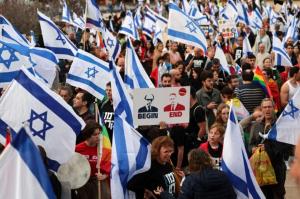 كوخاف: أعداء “إسرائيل” يفركون أيديهم بسرور بسبب خلاف الحكومة
