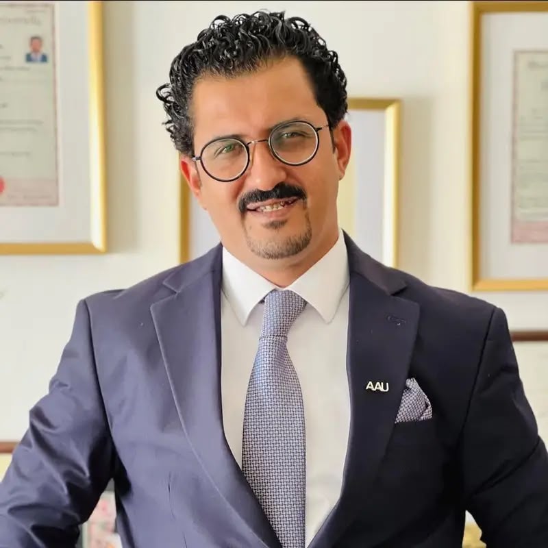 محمد الخالدي يهنئ الدكتور سلطان العطين بتعيينه عميدا لكلية القانون في جامعة عمان العربية