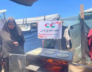 محسن أردني يبني 10 أفران خبز شمالي غزة