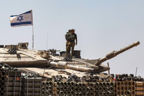 كاميرون: حظر صادرات الأسلحة البريطانية لإسرائيل قد يزيد قوة حماس