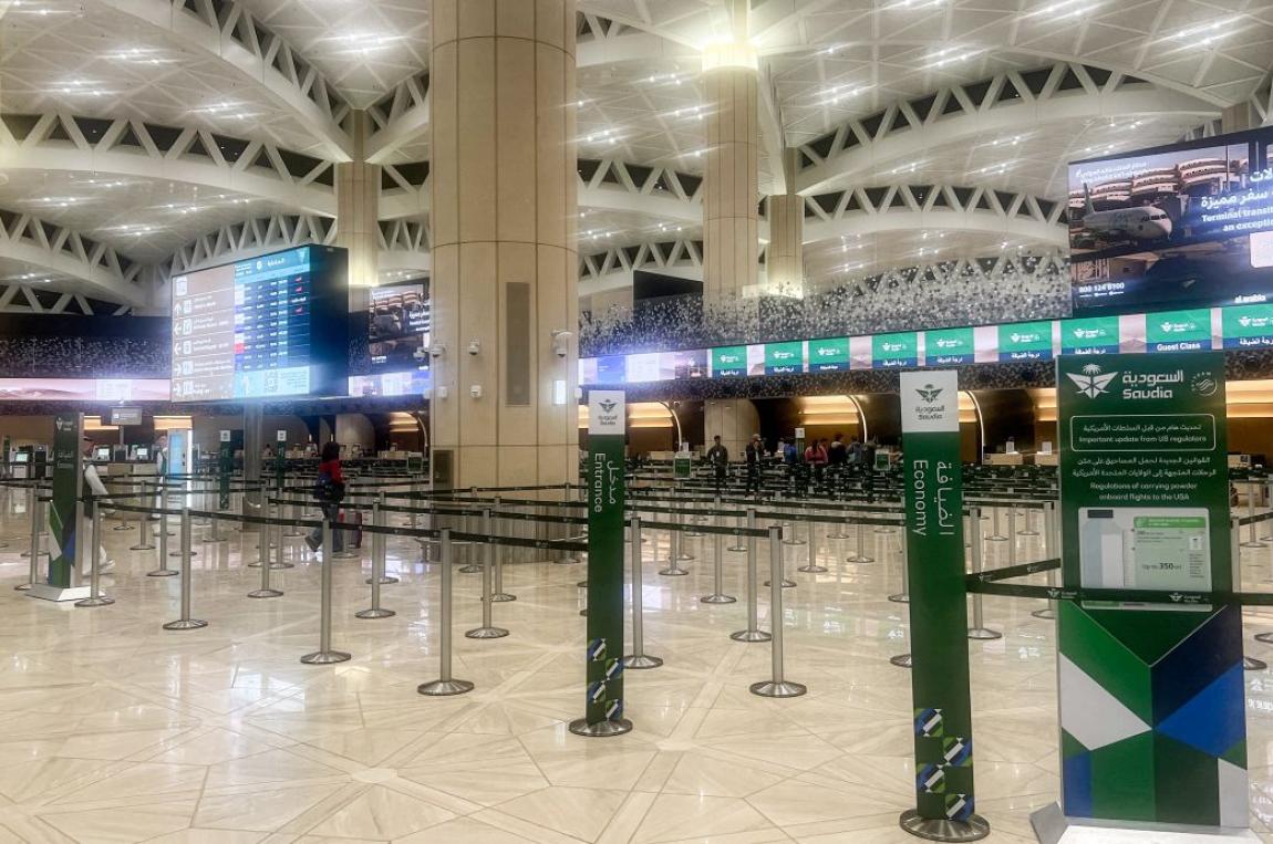 وفاة 12 بينهم وإصابة 309 بهجوم على مطار الرياض