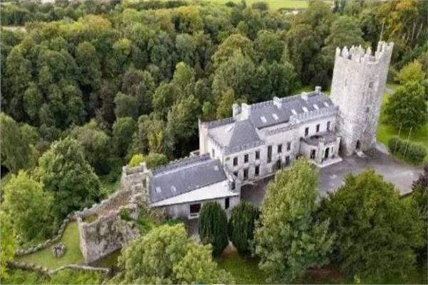 قلعة عمرها 1100 عام للبيع بسعر شقة Image