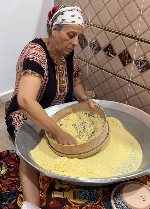 "عولة الكسكسي" ..  مونة تونسية تقاوم الاندثار