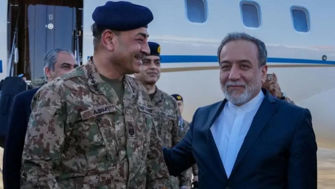قائد الجيش الباكستاني يتجه إلى طهران  .. تفاصيل