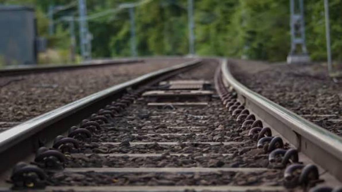 الحكوممة تطرح مشروع سكة حديد امام المستثمرين الأوروبيين