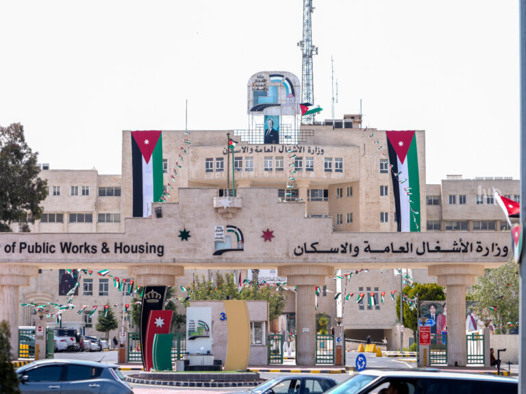 “الأشغال” تتعامل مع 17 بلاغا خلال حالة عدم الاستقرار الجوي