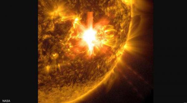 ناسا تنشر صورة مذهلة لانفجار قرص الشمس المؤدي للعاصفة