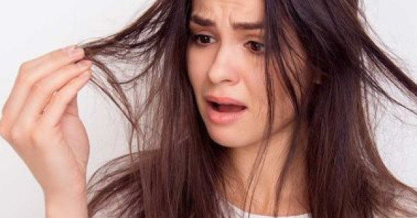 أسباب تساقط الشعر عند النساء .. أبرزها التوتر وفقر الدم
