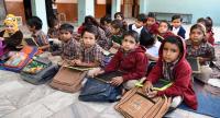 إخلاء 44 مدرسة هندية بعد تلقيها تهديدات بوجود قنابل