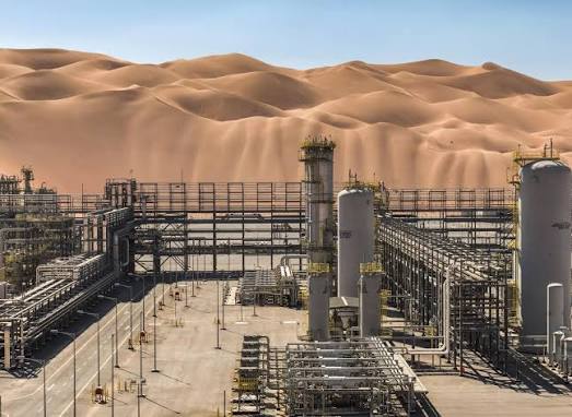 السعودية: وفاة مقيمين وإصابة اثنين آخرين بسقوط شظايا في حقل شيبة