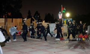 الشرطة الأميركية تقتحم جامعة كاليفورنيا