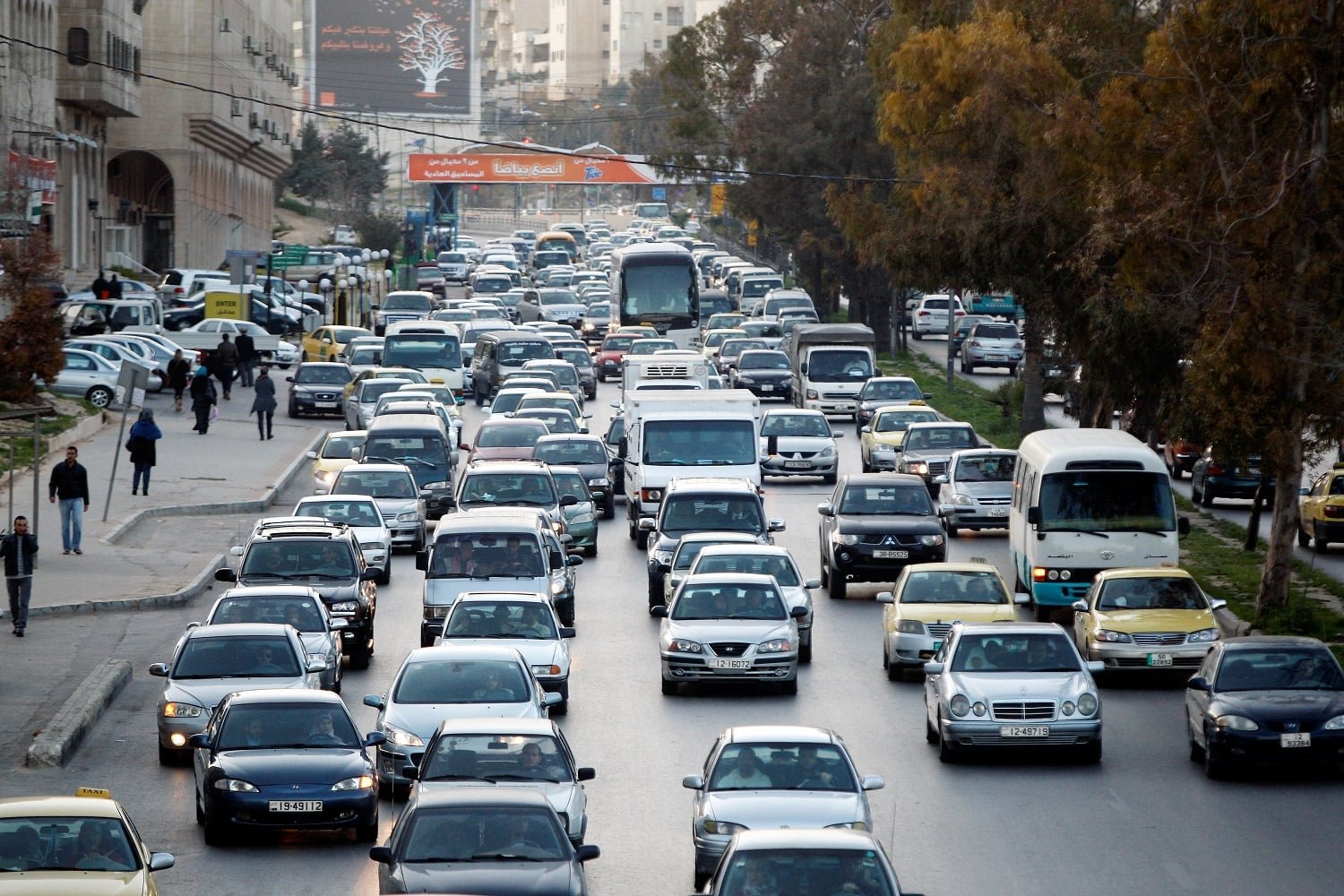 الحكومة تسمح بجمركة مركبات المستثمرين