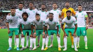 السعودية تفوز على عمان وتقترب من المونديال