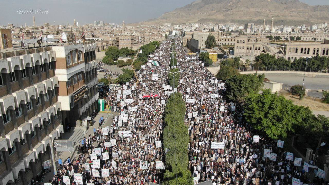 اليمنيون يتضامنون مع فلسطين Image