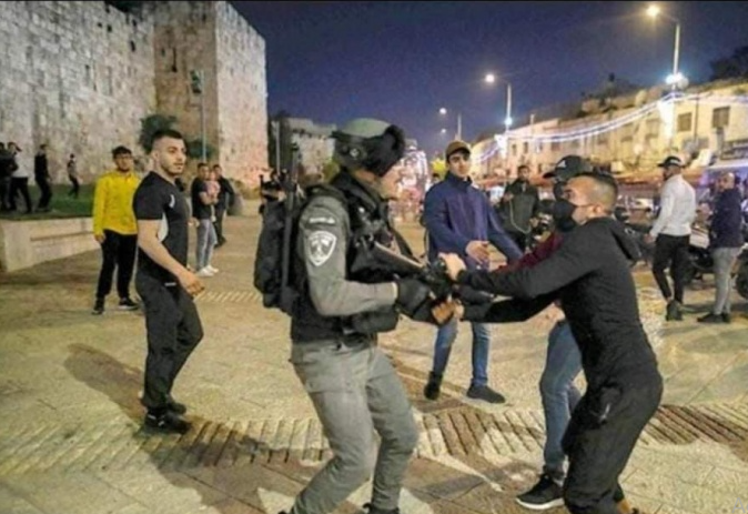 53 اصابة بتجدد المواجهات مع الاحتلال في القدس Image