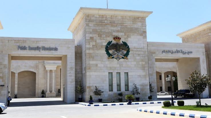 الأمن العام يوضح ملابسات تحطيم زجاج مركبة شخص من جنسية عربية