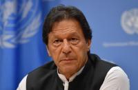 عمران خان يتصدر المشهد السياسي في باكستان